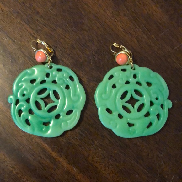 Jewelry - Green Asian motif earrings. Jewelry - Green Asian motif earrings.